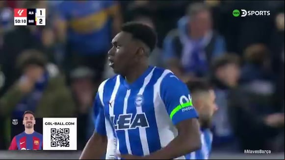 Samu marcó el descuento (2-1) de Alavés ante Barcelona en Mendizorroza. (Video: DSports)