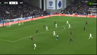 ¡Un centro perfecto! Asistencia de Marcos López con Copenhague en la Conference League