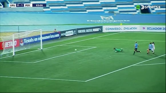 El gol de Birka Ruiz para el 2-0 de Perú sobre Uruguay (Fuente: DSports+)
