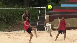 ¡No deja de brillar! La fantástica chalaca de Ronaldinho en reality de Turquía
