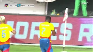 ¡La zurda de James otra vez! Gol de Mosquera para el 1-0 de Colombia vs Argentina
