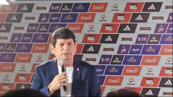 Agustín Lozano, presidente de la FPF, habló en la presentación de Manuel Barreto como jefe de la UTM. (Video: Ubaldo Villalobos)