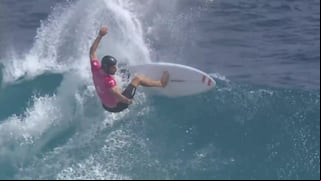 ¡Haciendo historia! Alonso Correa clasificó a semifinales de surf en París 2024