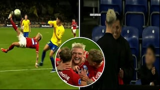 Oliver Sonne anota gol de ‘chalaca’ y festeja con hinchas peruanos