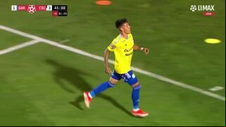 ¡Sorprendió a Penny! Gol de Santiago González para el 3-1 de Sporting Cristal vs. Garcilaso