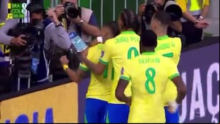 ¡En su mejor momento! Gol de Raphinha para el 1-0 de Brasil vs. Colombia por Eliminatorias