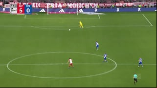 El sorprendente golazo de Harry Kane desde media cancha en el triunfo del Bayern Múnich