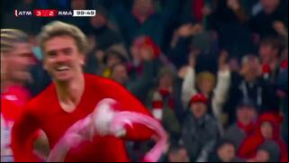 Sentencian el partido: goles de Griezmann y Riquelme para el 2-4 del Real Madrid vs. Atlético Madrid