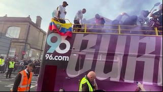 ¿Todo bien, ‘Vikingo’? Una bengala cayó sobre Oliver Sonne durante los festejos del Burnley