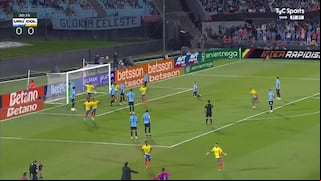Sorprendió al arquero: golazo de tiro libre de Juan Fernando Quintero en 0-1 Uruguay vs Colombia