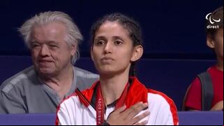 ¡Por primera vez en París! El himno nacional del Perú y premiación de Angélica Espinoza
